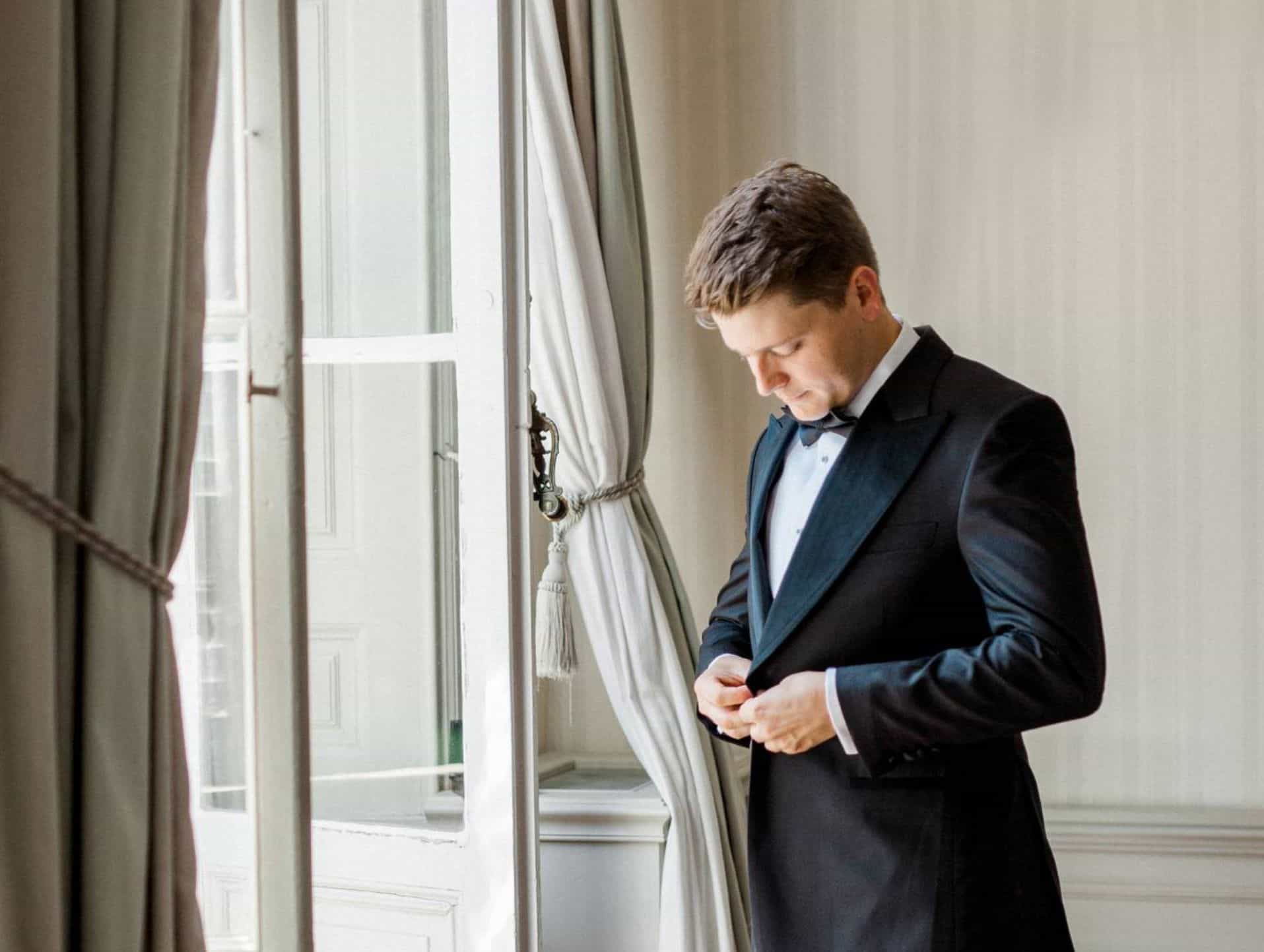 How To Stay Sweat-Free at a Summer Wedding