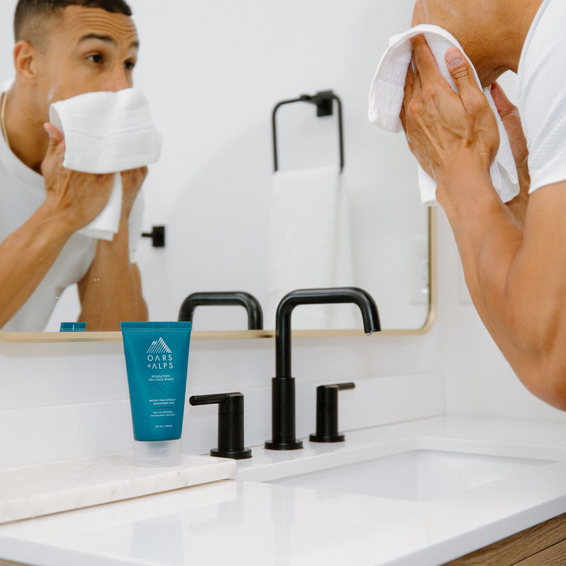 Hyaluronic Acid Face Wash | Dermatologist-Tested Gel Face Wash